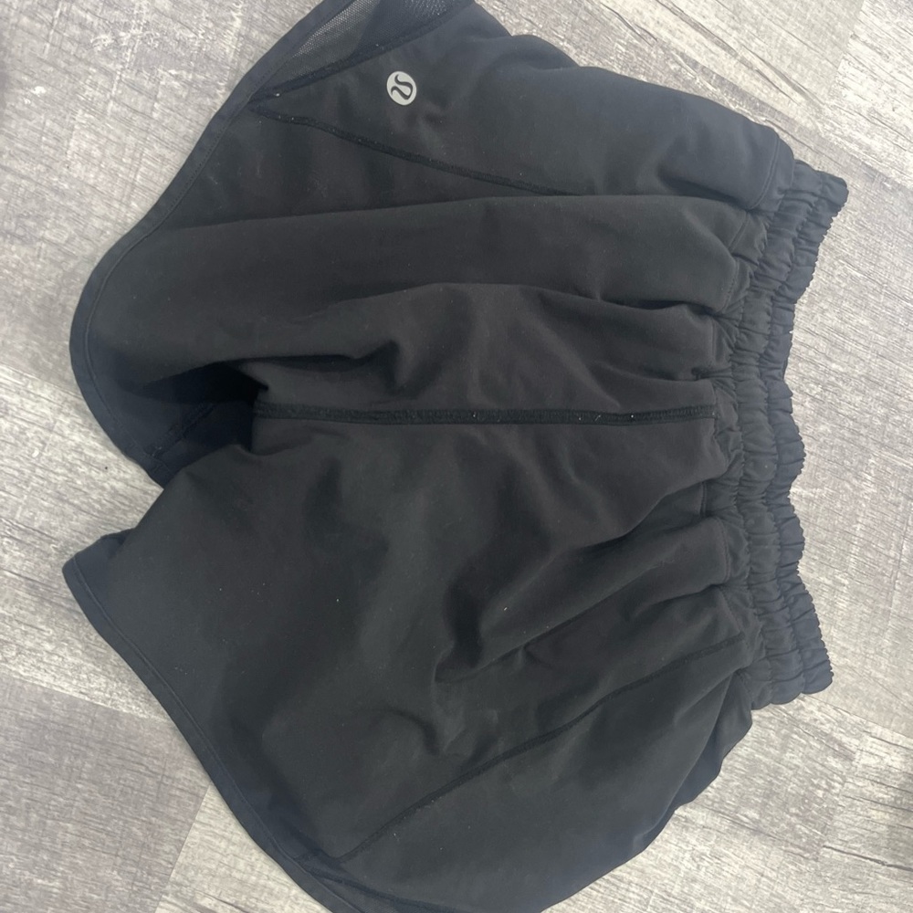 Black Lululemon hotty hot shorts size 2